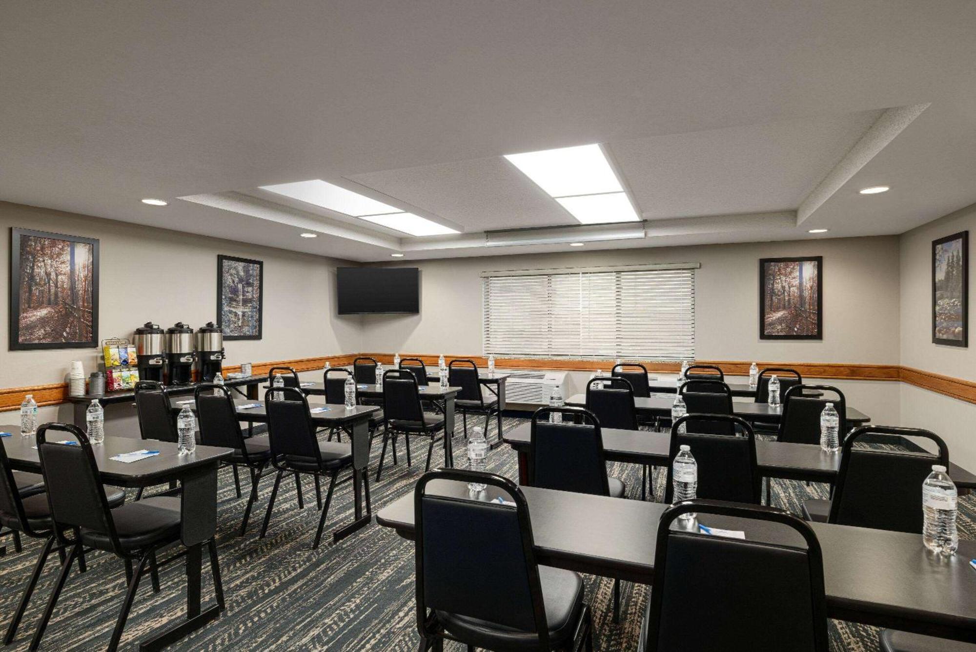 Americinn By Wyndham Lincoln South Buitenkant foto