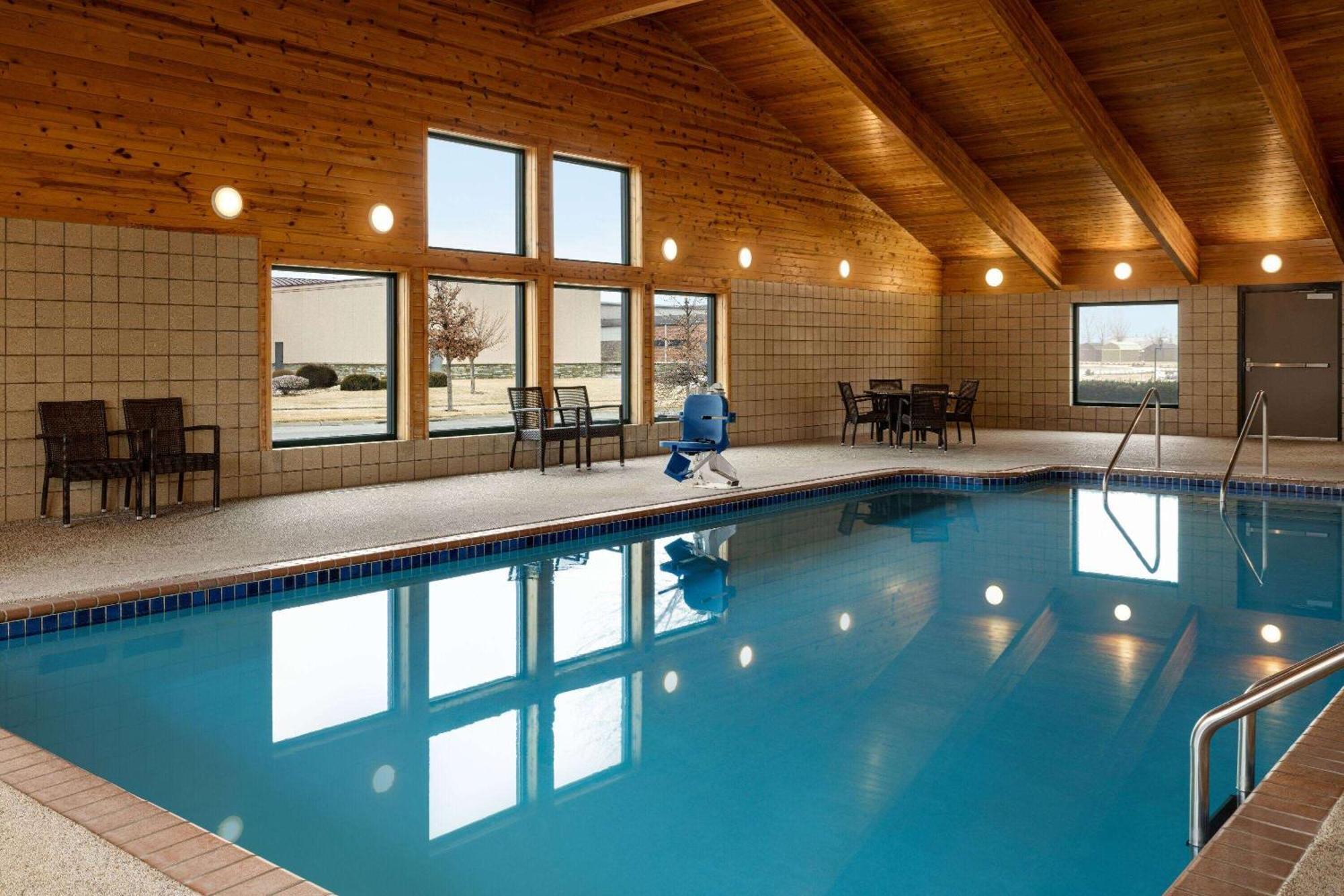 Americinn By Wyndham Lincoln South Buitenkant foto